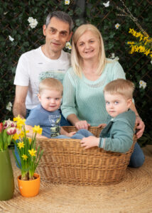 Großeltern mit Kinder beim Enkel Shooting