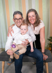 Oma und Opa mit Enkelkind im Studio, Enkel Shooting