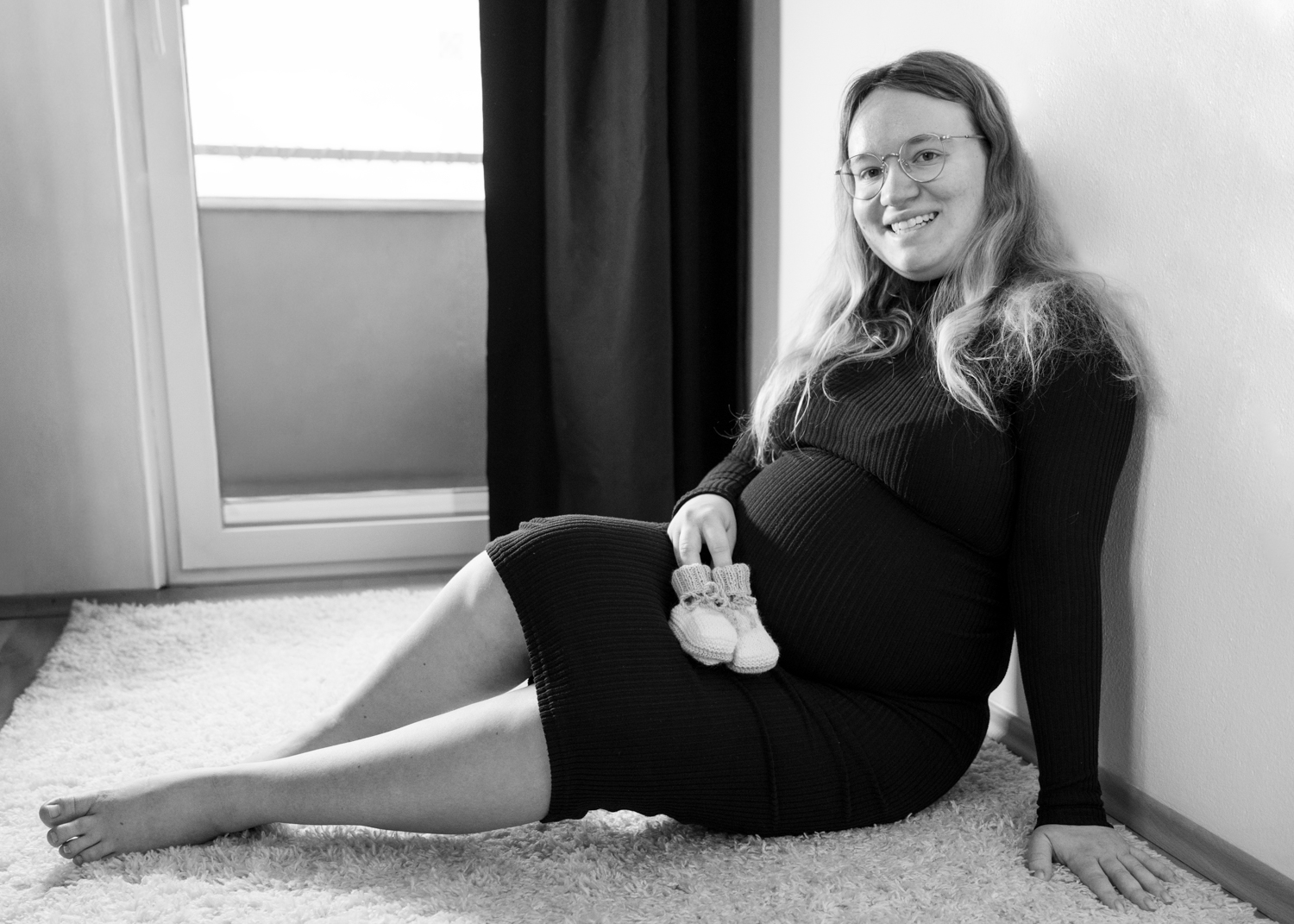 Schwangerefrau Bein Babybauchshooting zu Hause Homeshooting